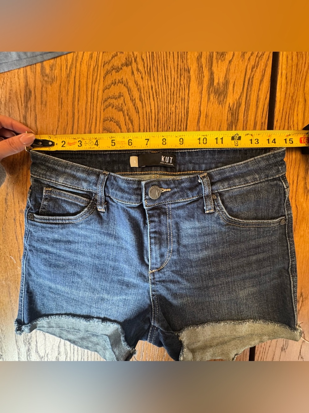 Kut from the kloth‎ Women’s Size 4 Jean Shorts  Raw Hem Cut Off - Picture 4 of 12